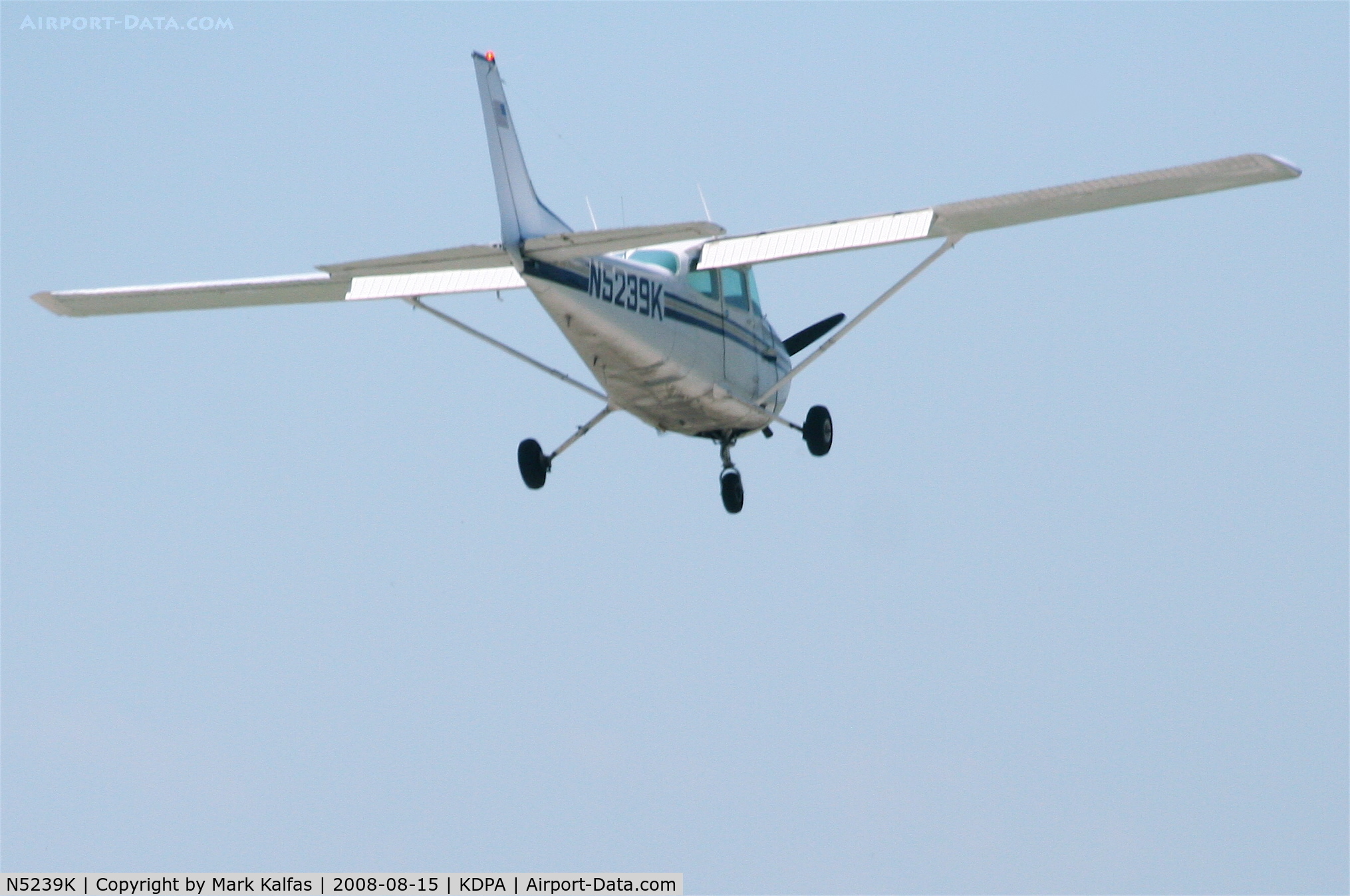 N5239K, 1980 Cessna 172P C/N 17274027, Cessna 172P, N5239K on approach RWY 28 KDPA.