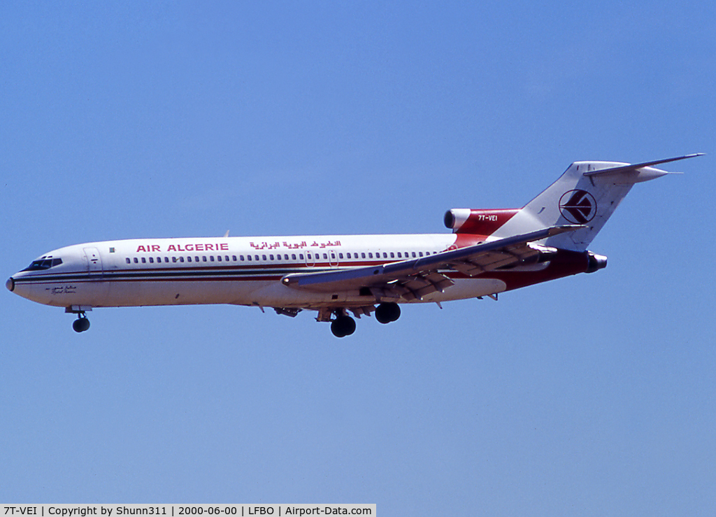 7T-VEI, 1975 Boeing 727-2D6 C/N 21053, Landing rwy 32L