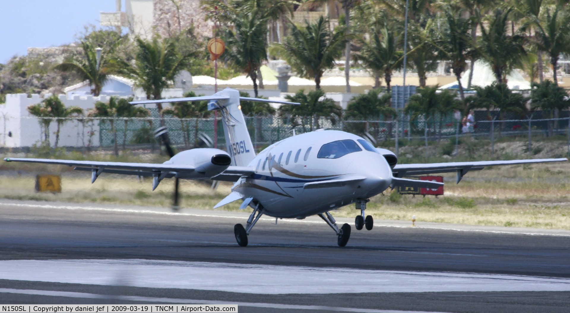 N150SL, 2005 Piaggio P-180 Avanti C/N 1111, landing rn 10