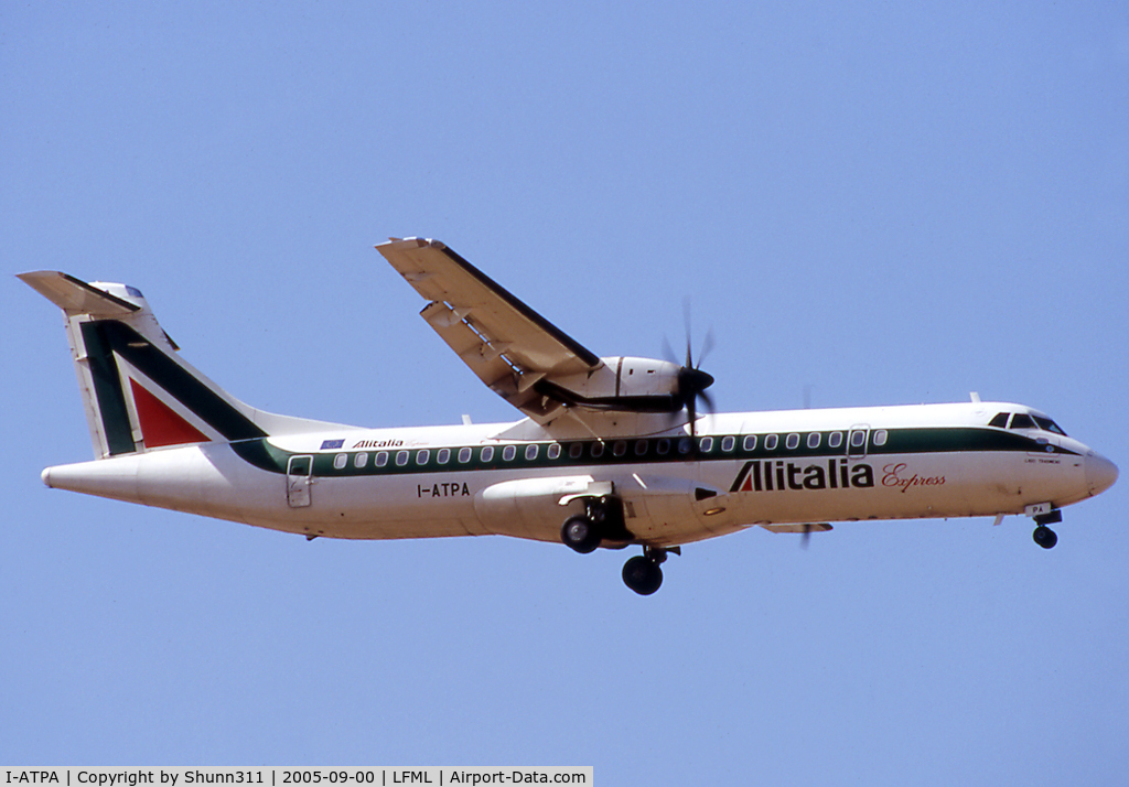 I-ATPA, 1999 ATR 72-212A C/N 626, Landing rwy 32R