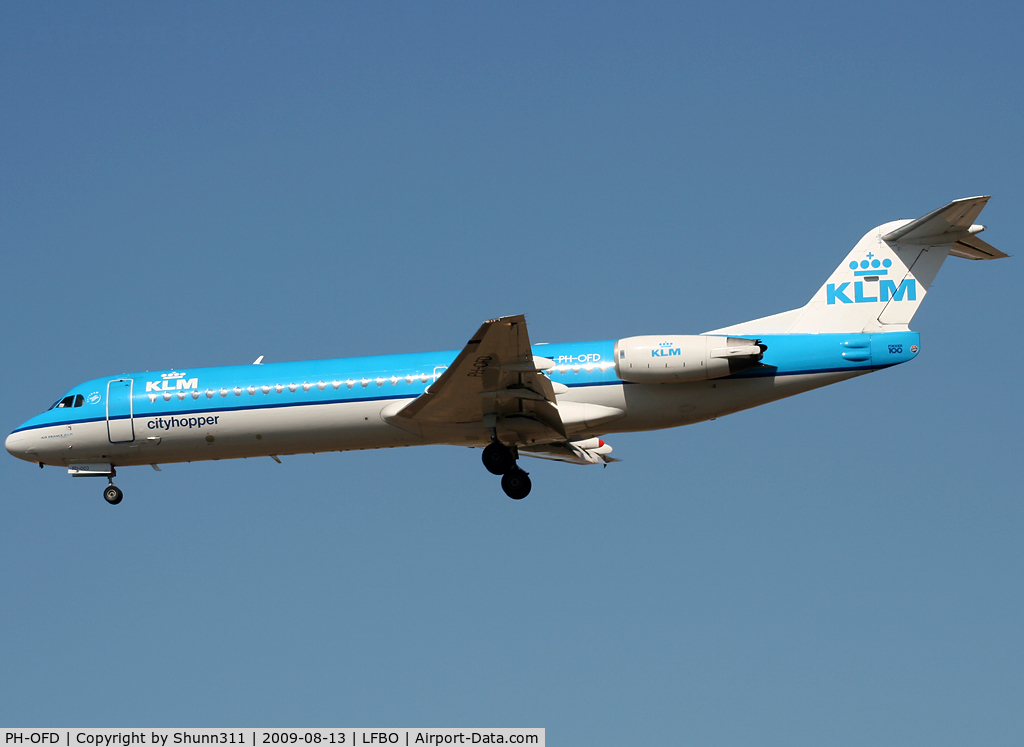 PH-OFD, 1988 Fokker 100 (F-28-0100) C/N 11259, Landing rwy 32L with new c/s
