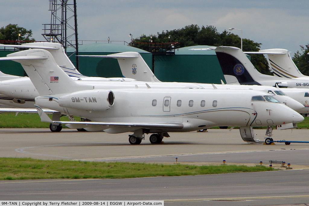 9M-TAN, 2006 Bombardier Challenger 300 (BD-100-1A10) C/N 20135, Malaysian Challenger 300 at Luton