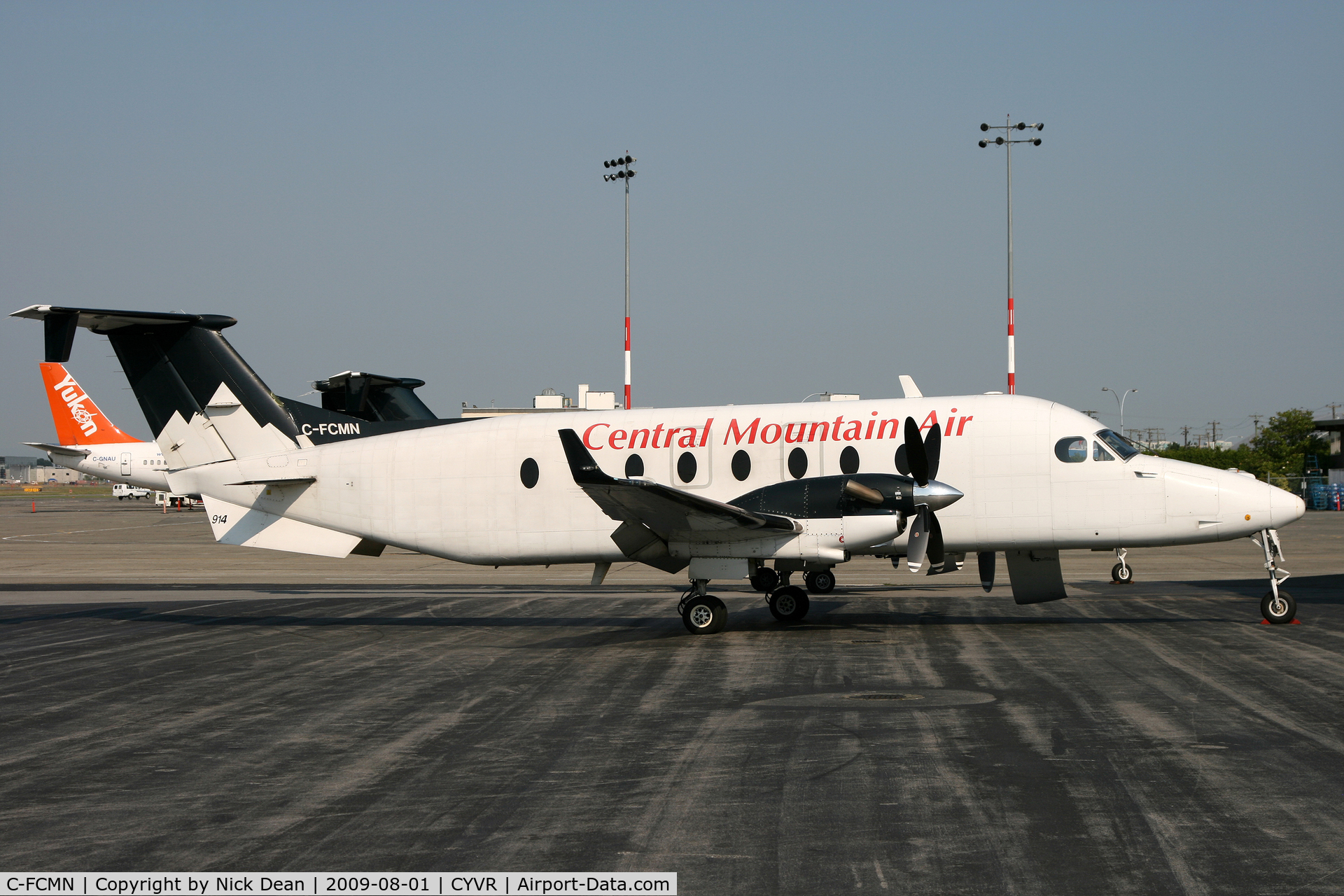 C-FCMN, 1997 Beech 1900D C/N UE-276, CYVR