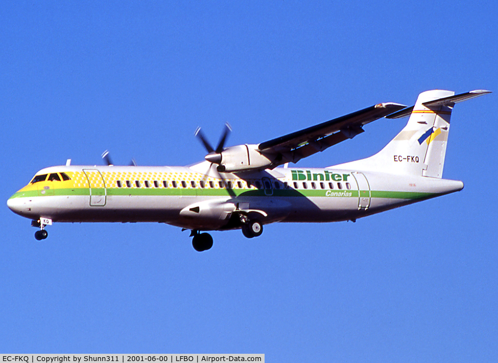 EC-FKQ, 1991 ATR 72-201 C/N 276, Landing rwy 32L