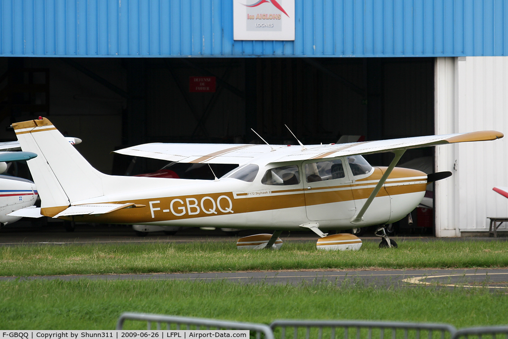 F-GBQQ, 1979 Reims F172N Skyhawk C/N 1848, Parked...