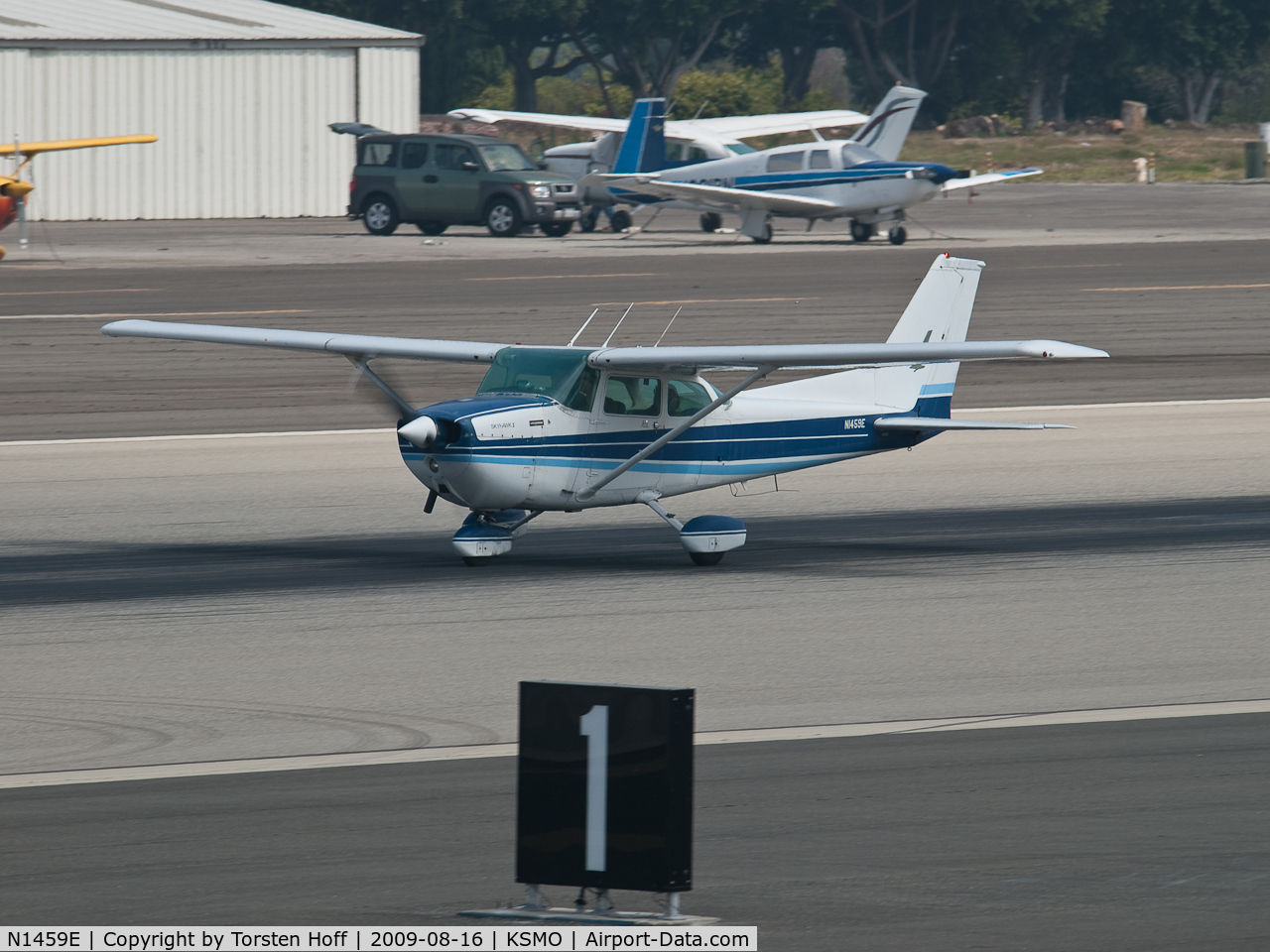 N1459E, 1978 Cessna 172N C/N 17271007, N1459E departing from RWY 21