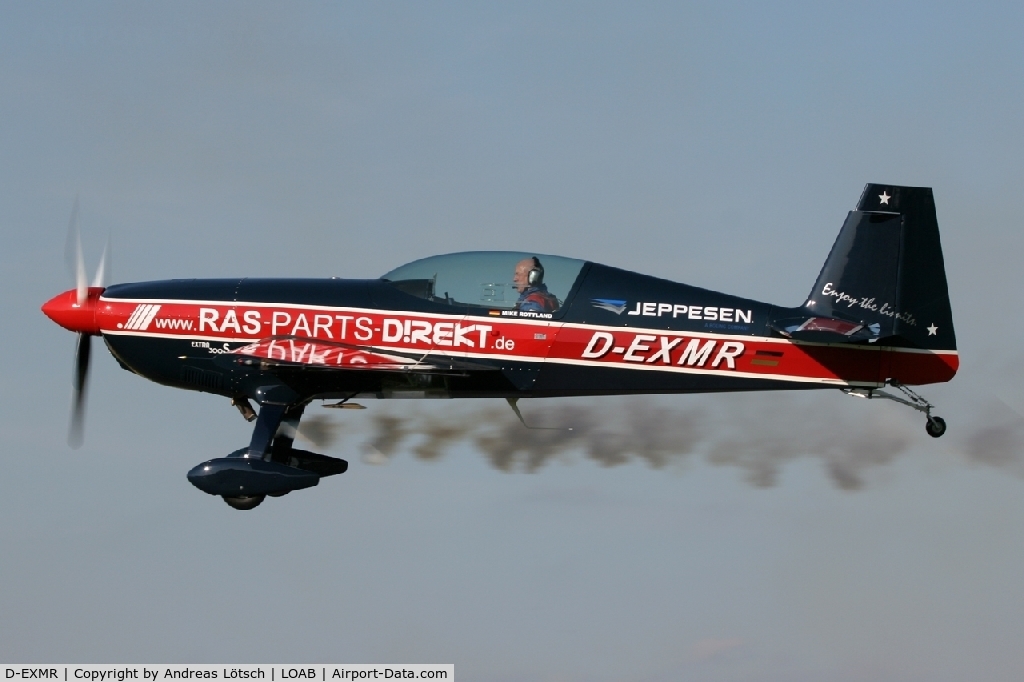 D-EXMR, 1992 Extra EA-300S C/N 002, Extra 300S at Airshow09 / Dobersberg