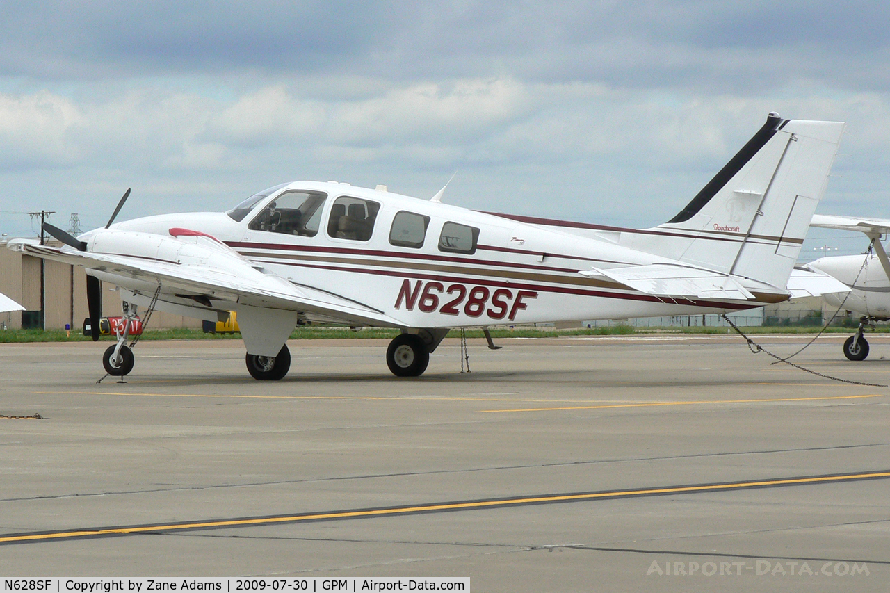 N628SF, 2004 Raytheon Aircraft Company 58 C/N TH-2088, At Grand Prairie Municipal