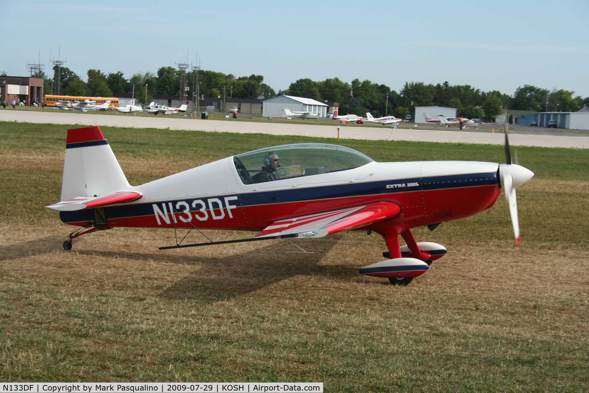 N133DF, 1996 Extra EA-300L C/N 030, EA 300/L