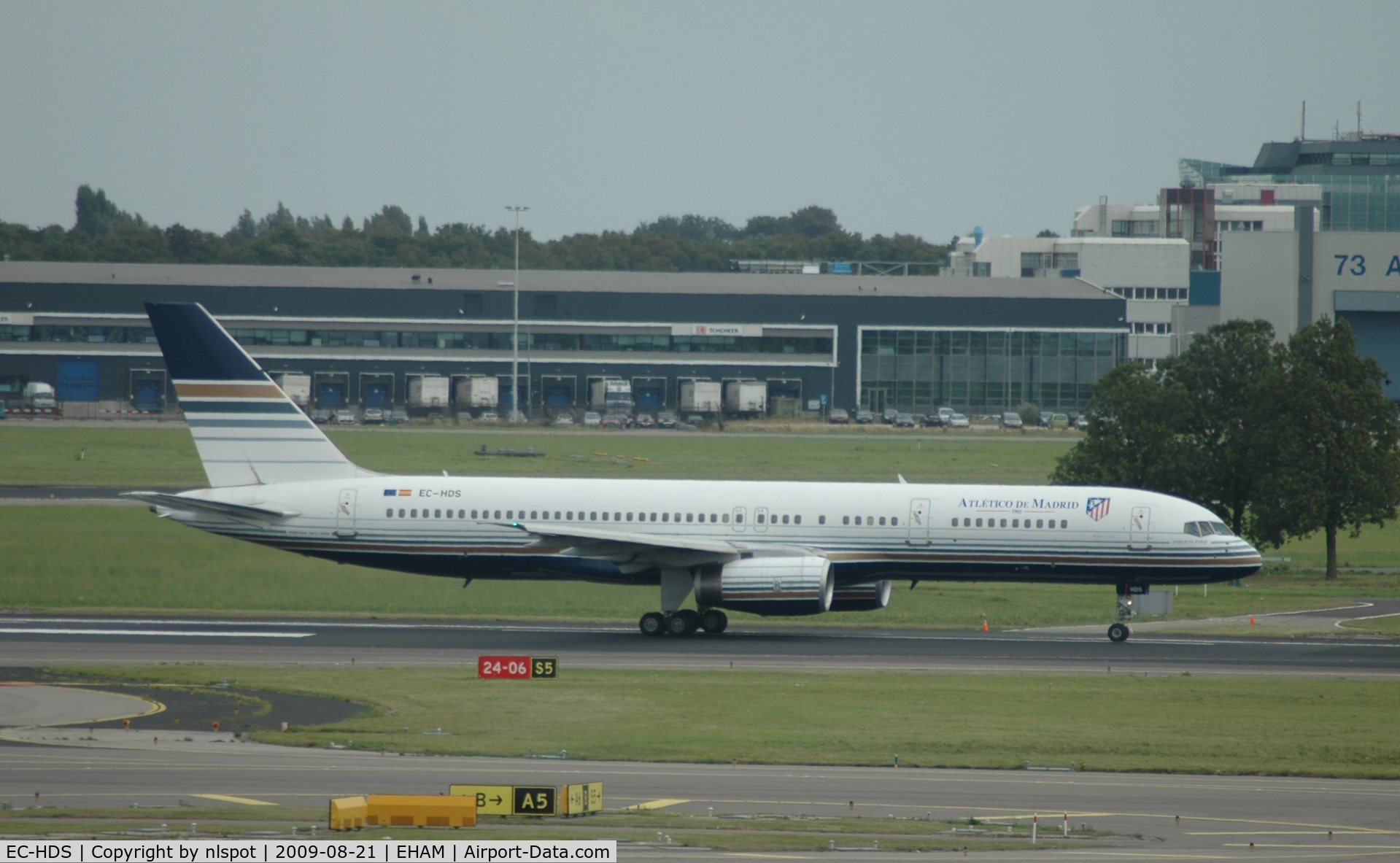 EC-HDS, 1999 Boeing 757-256 C/N 26252, now with Athletico Madrid titles.