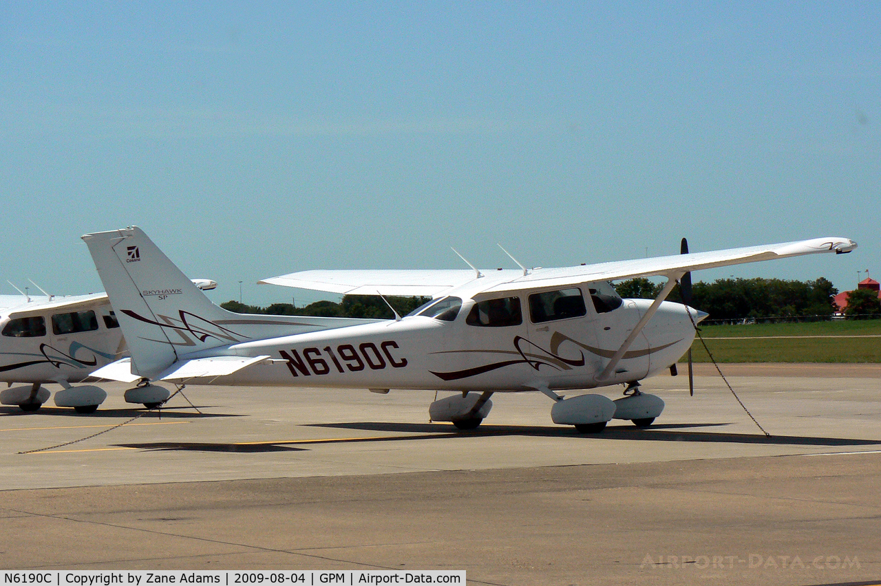 N6190C, 2008 Cessna 172S C/N 172S10741, At Grand Prairie Municipal