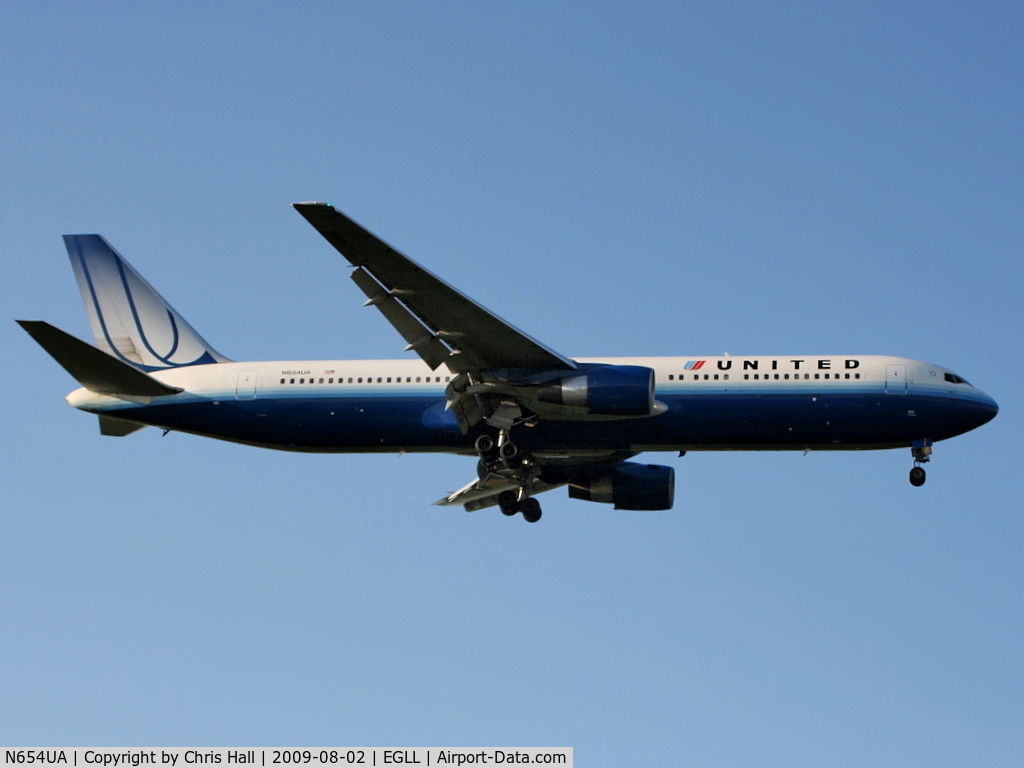 N654UA, 1992 Boeing 767-322ER C/N 25392, United Airlines