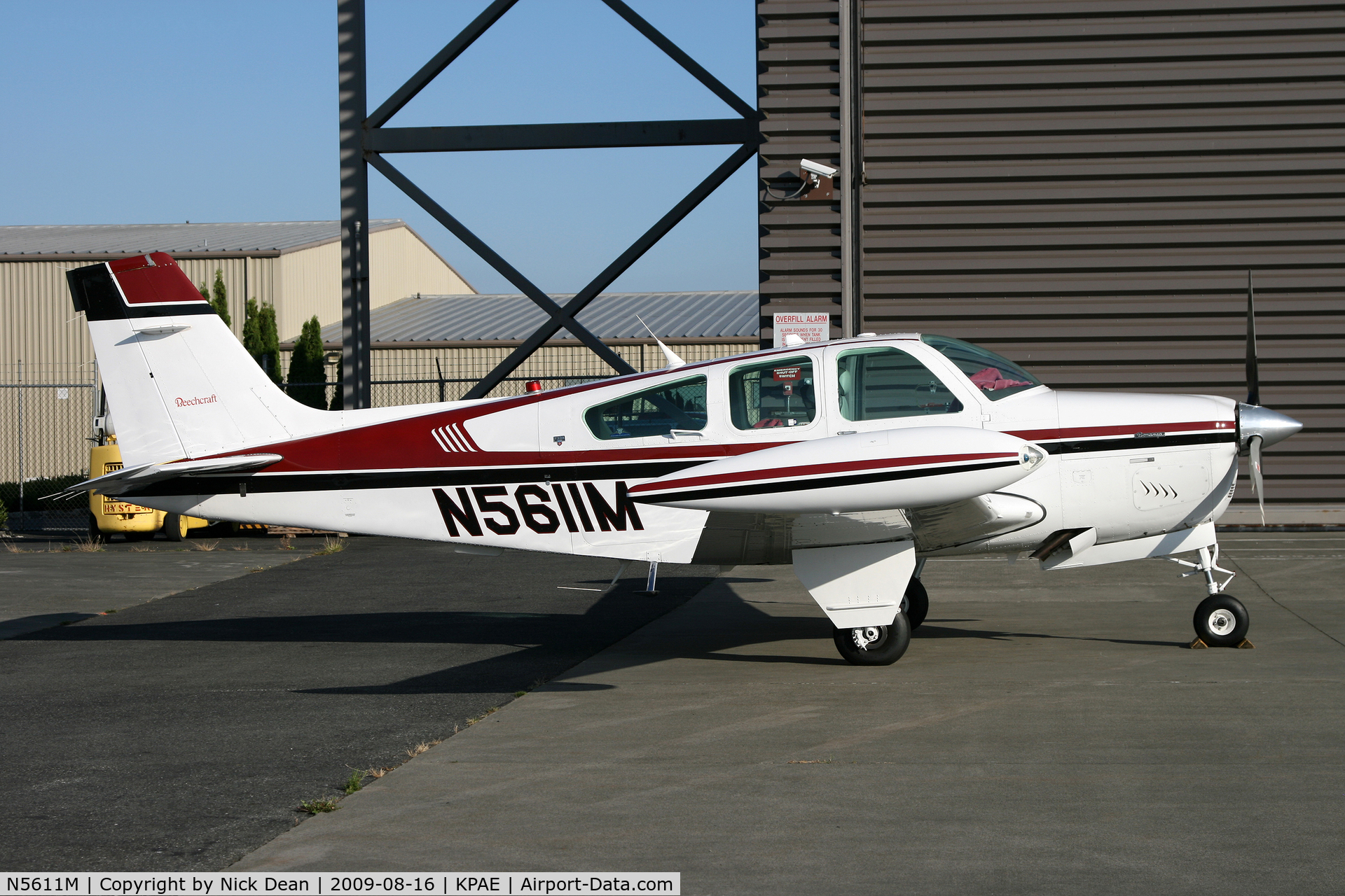 N5611M, Beech F33A Bonanza C/N CE-1446, KPAE