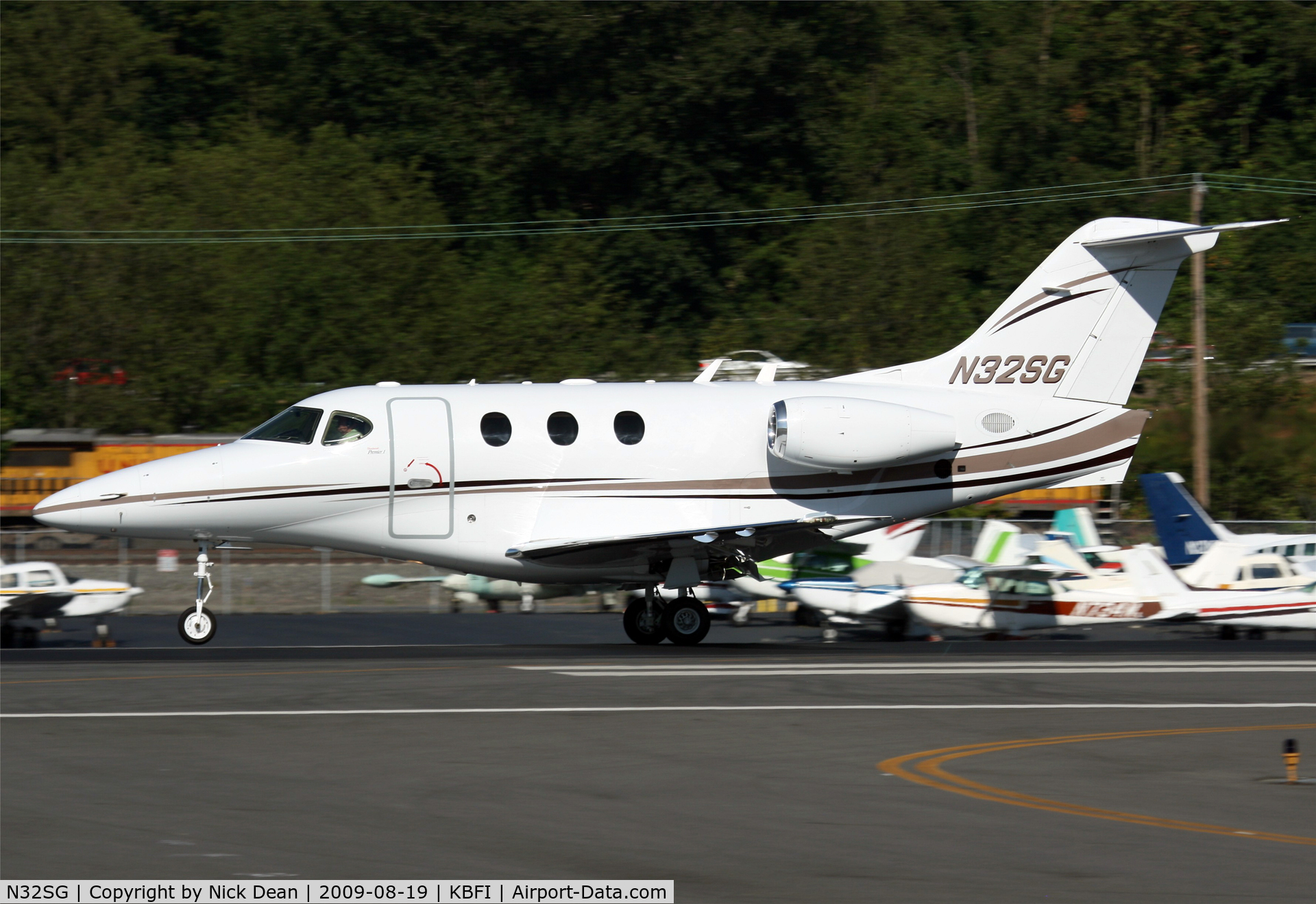 N32SG, Raytheon Aircraft Company 390 C/N RB-90, KBFI