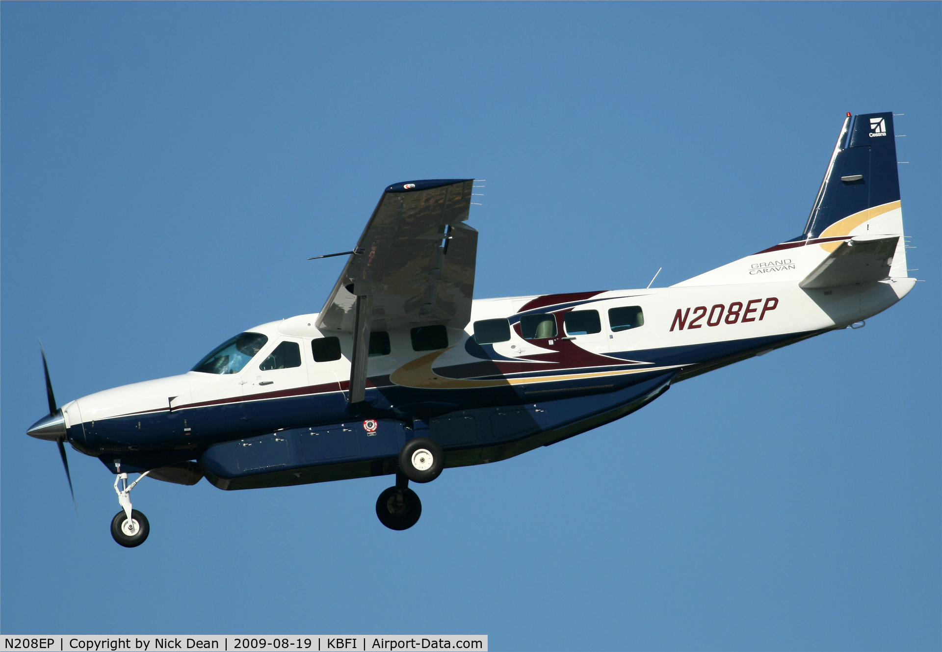 N208EP, Cessna 208B C/N 208B2112, KBFI