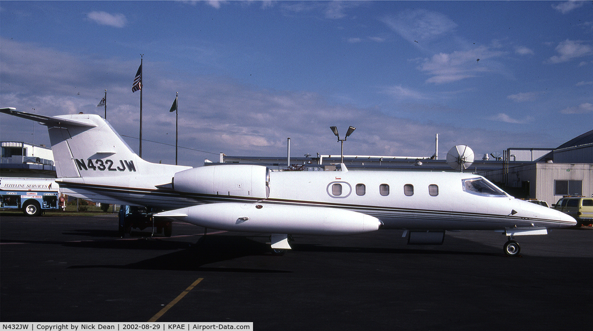 N432JW, 1978 Gates Learjet 36A C/N 043, KPAE