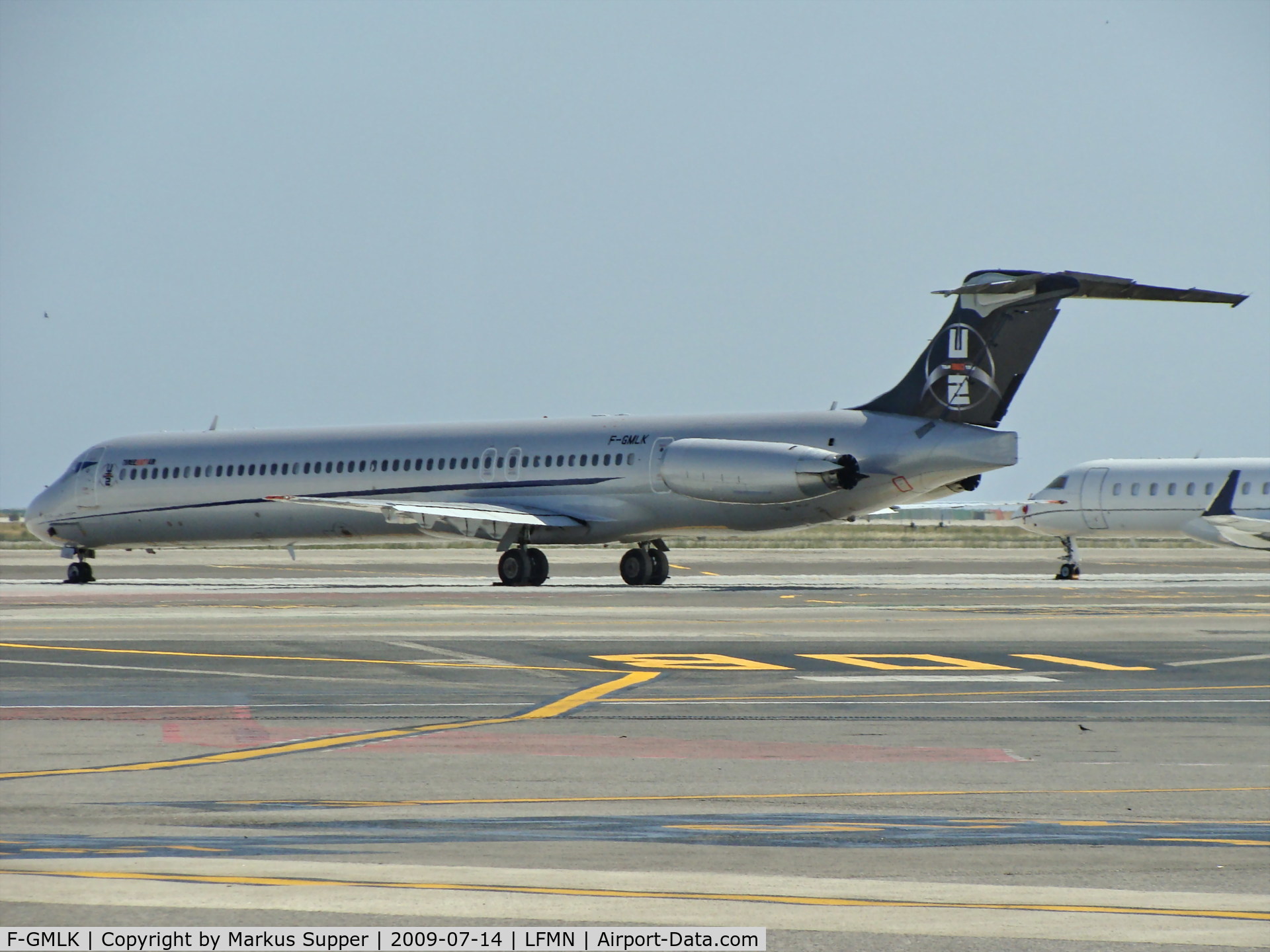 F-GMLK, 1988 McDonnell Douglas MD-83 (DC-9-83) C/N 49672, F-GMLK Will be used by pop group U2 for their european 