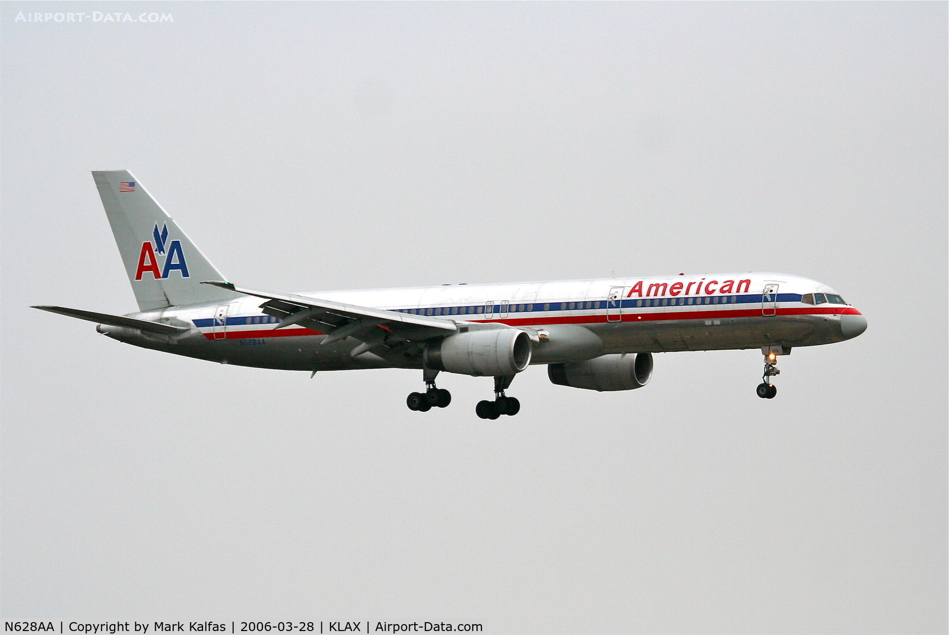 N628AA, 1990 Boeing 757-223 C/N 24586, American Airlines 757-223, N628AA on approach RWY 7R KLAX