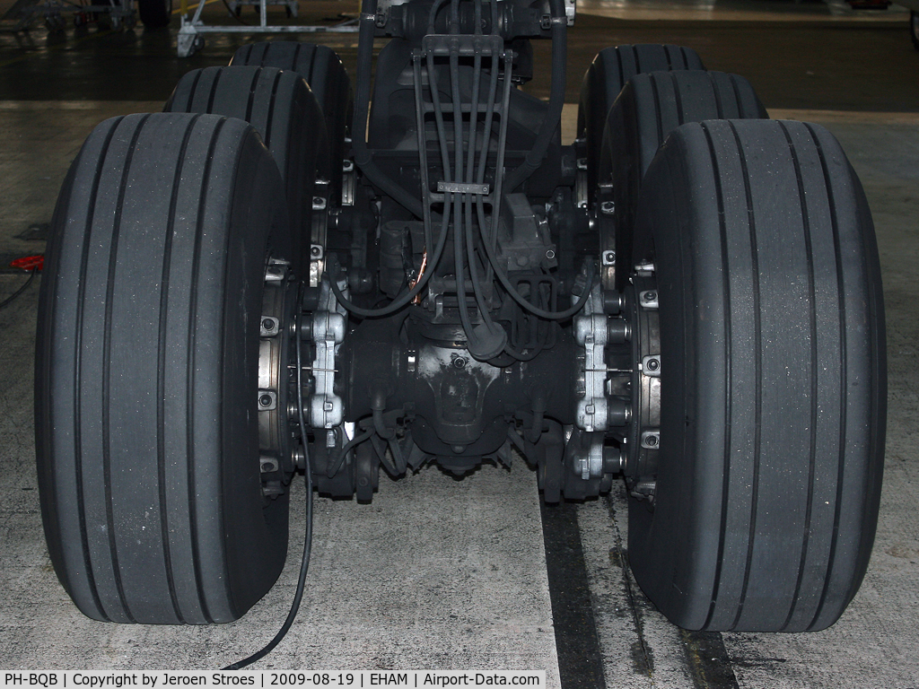 PH-BQB, 2003 Boeing 777-206/ER C/N 33712, an other view on  landing gear! Please mind your feets when aircraft is crossing your path!