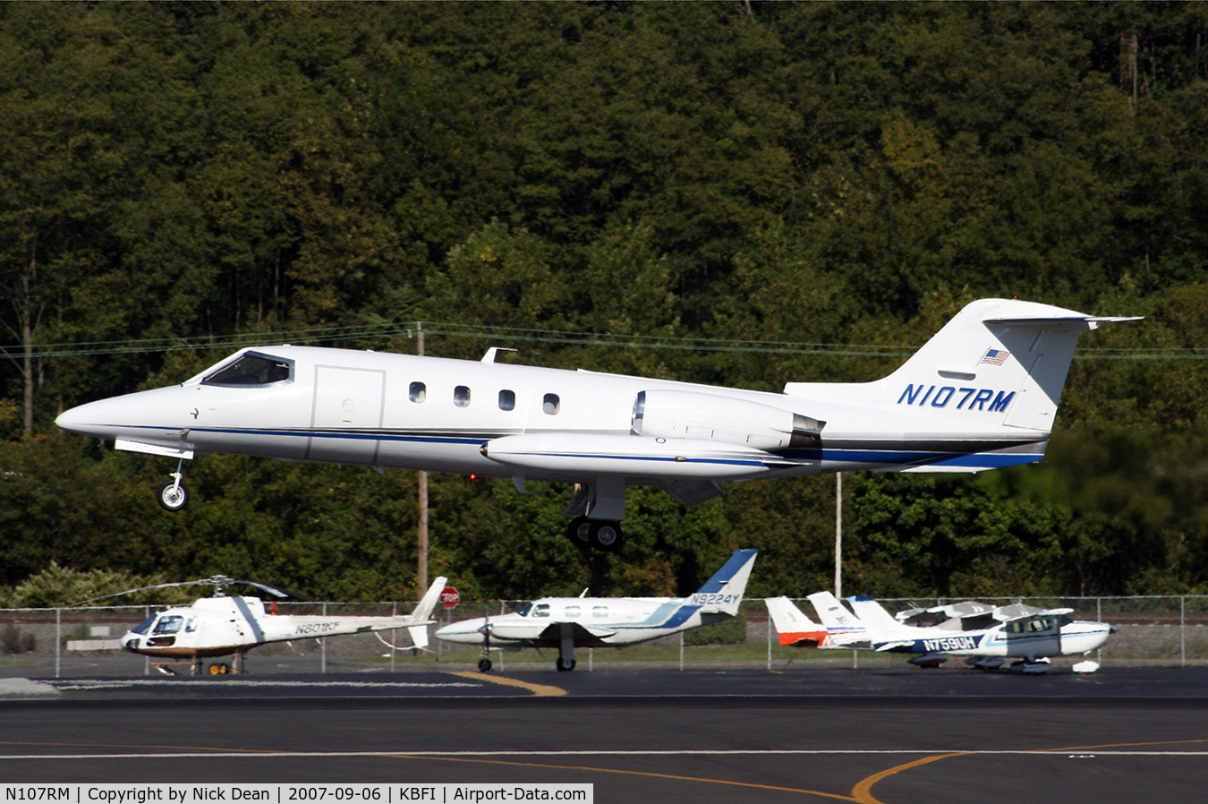 N107RM, 1982 Gates Learjet 25D C/N 362, KBFI