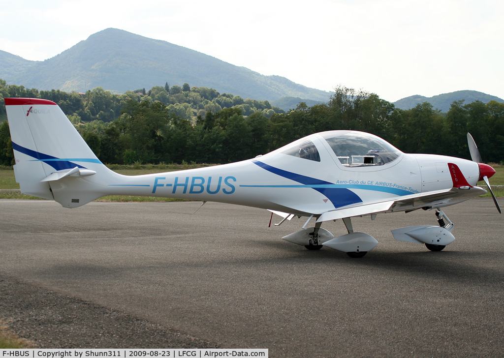 F-HBUS, 2007 Aquila A210 (AT01) C/N AT01-160, Parked in front the Airclub of Saint Gaudens...