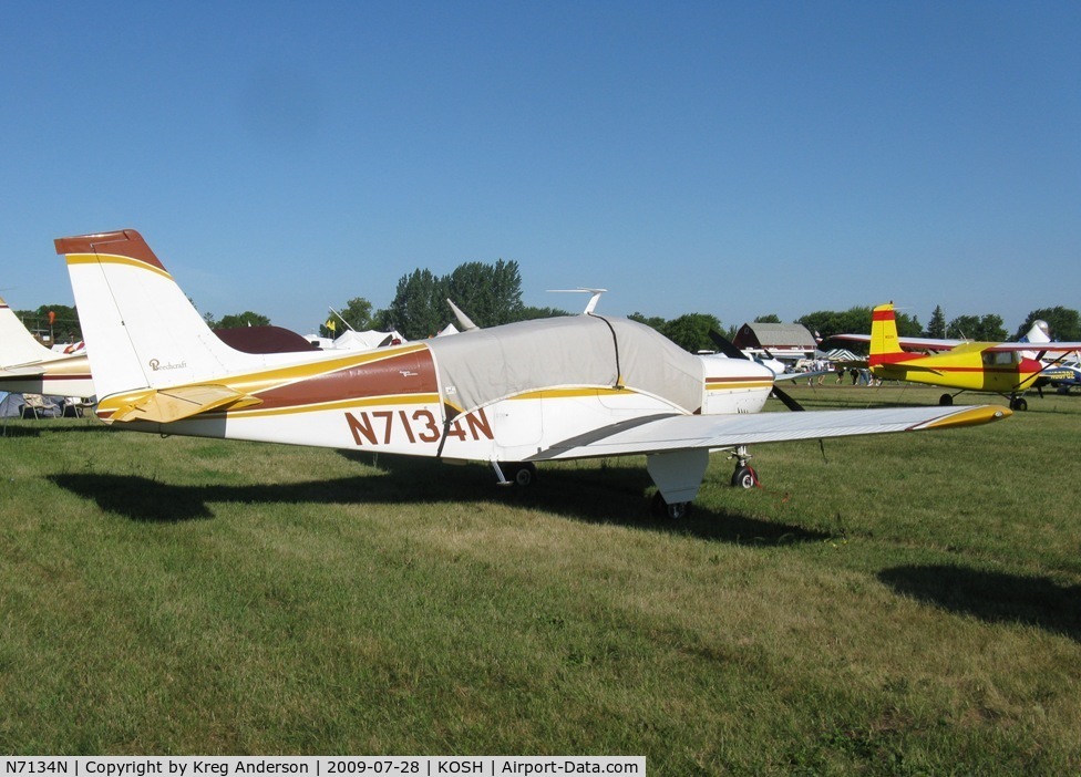 N7134N, 1967 Beech E33 Bonanza C/N CD-1138, EAA Airventure 2009