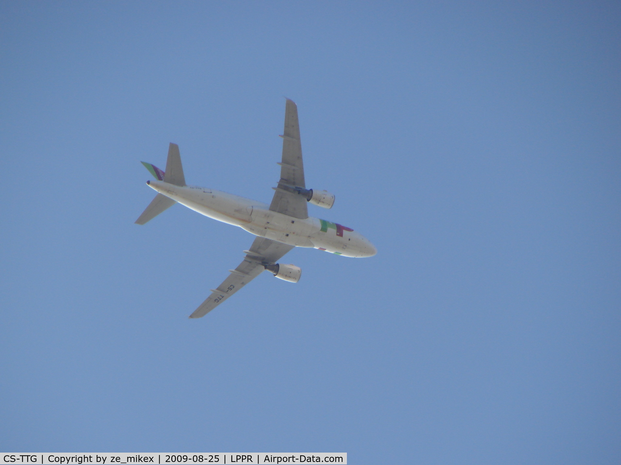 CS-TTG, 1998 Airbus A319-111 C/N 906, Passing over my house to  Porto airport