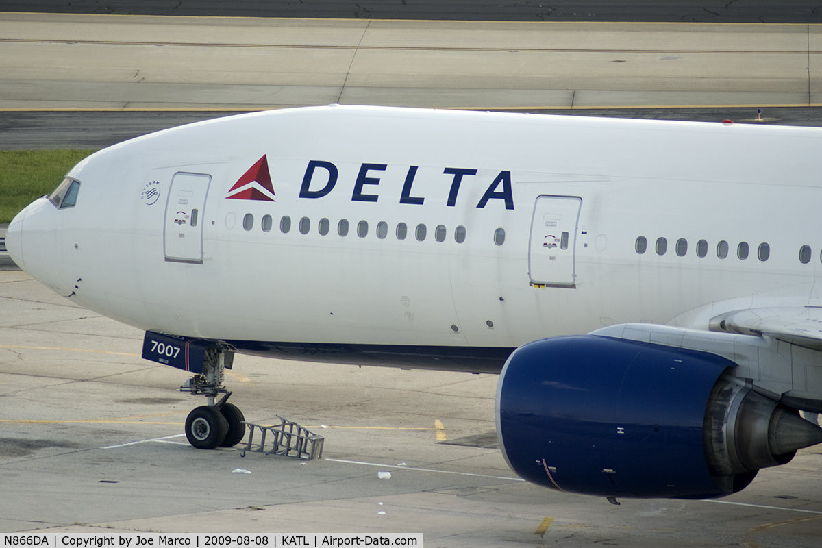 N866DA, 1999 Boeing 777-232ER C/N 29738, @ ATL