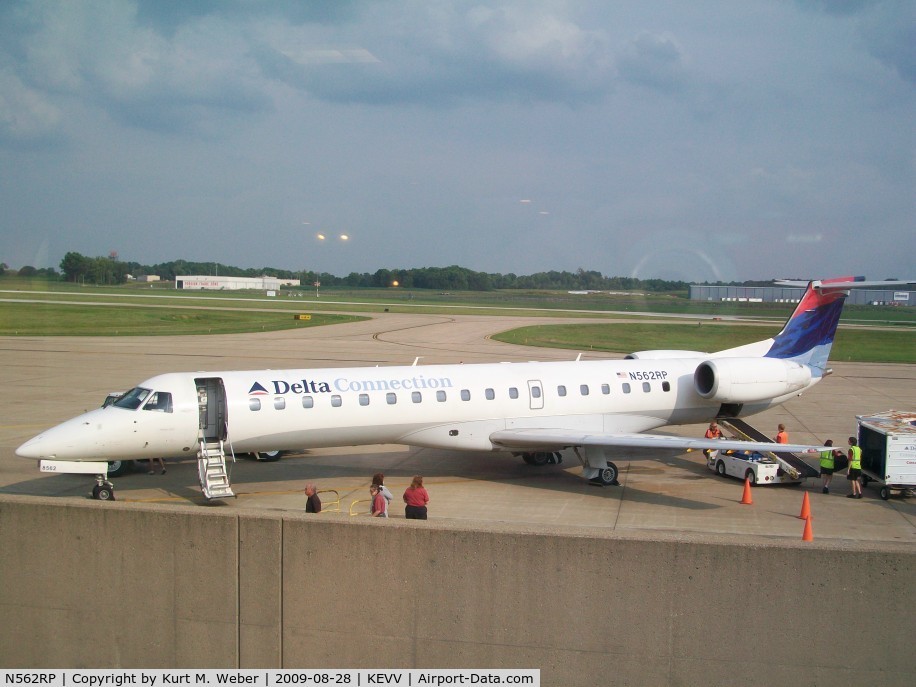 N562RP, 2002 Embraer ERJ-145LR (EMB-145LR) C/N 145451, At gate between Delta Connection/Chautauqua No. 6028 from KCVG and No. 6038 to KCVG