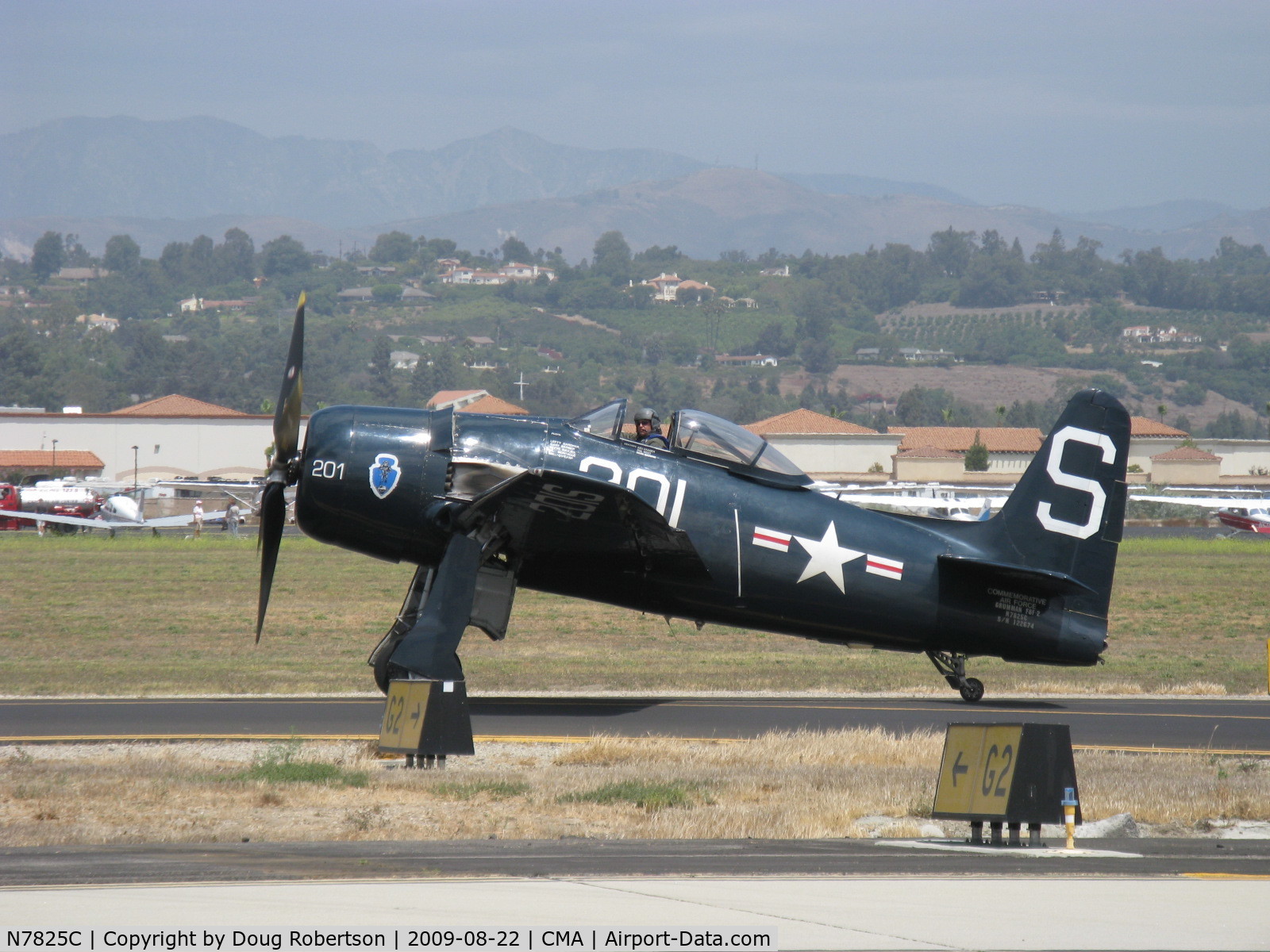 N7825C, 1948 Grumman F8F-2 (G58) Bearcat C/N D.1227, 1949 Grumman F8F-2 BEARCAT, P&W R-2800-34W Double Wasp 2,100 Hp, taxi that way