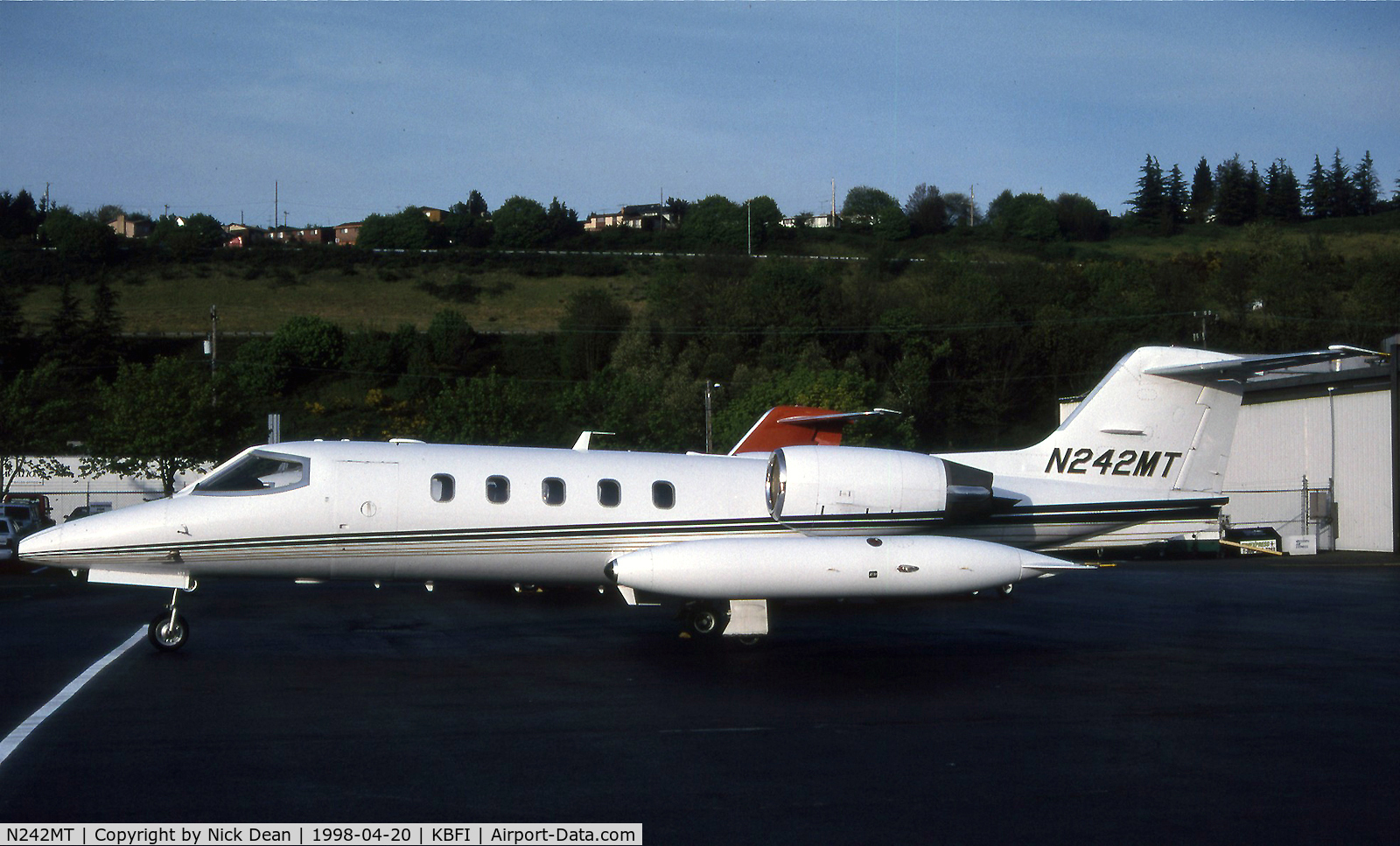 N242MT, 1986 Gates Learjet 35A C/N 621, KBFI