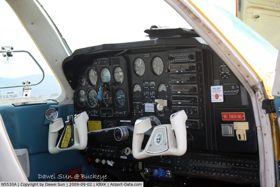 N5530A, 1989 Beech F33A Bonanza C/N CE-1342, cockpit