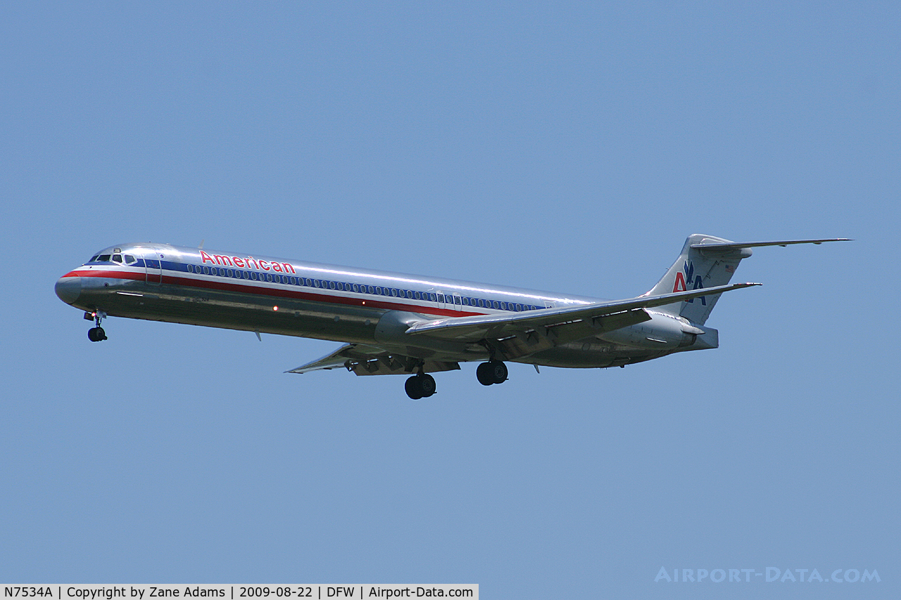N7534A, 1990 McDonnell Douglas MD-82 (DC-9-82) C/N 49988, American Airlines landing at DFW