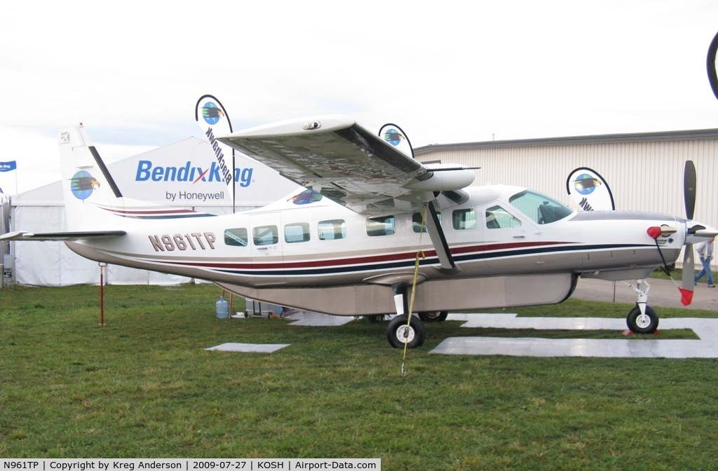 N961TP, 2003 Cessna 208B C/N 208B1008, EAA Airventure 2009