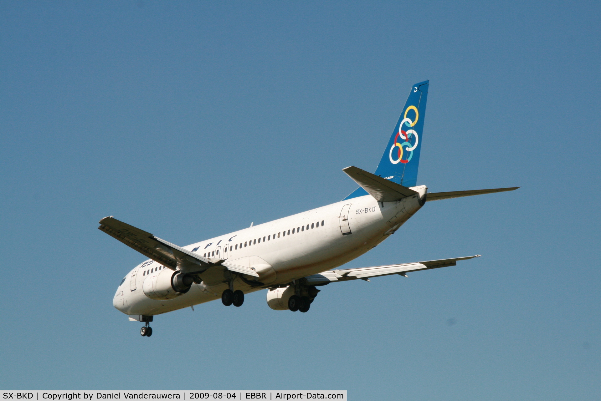 SX-BKD, 1991 Boeing 737-484 C/N 25362, flight OA145 is descending to rwy 25R