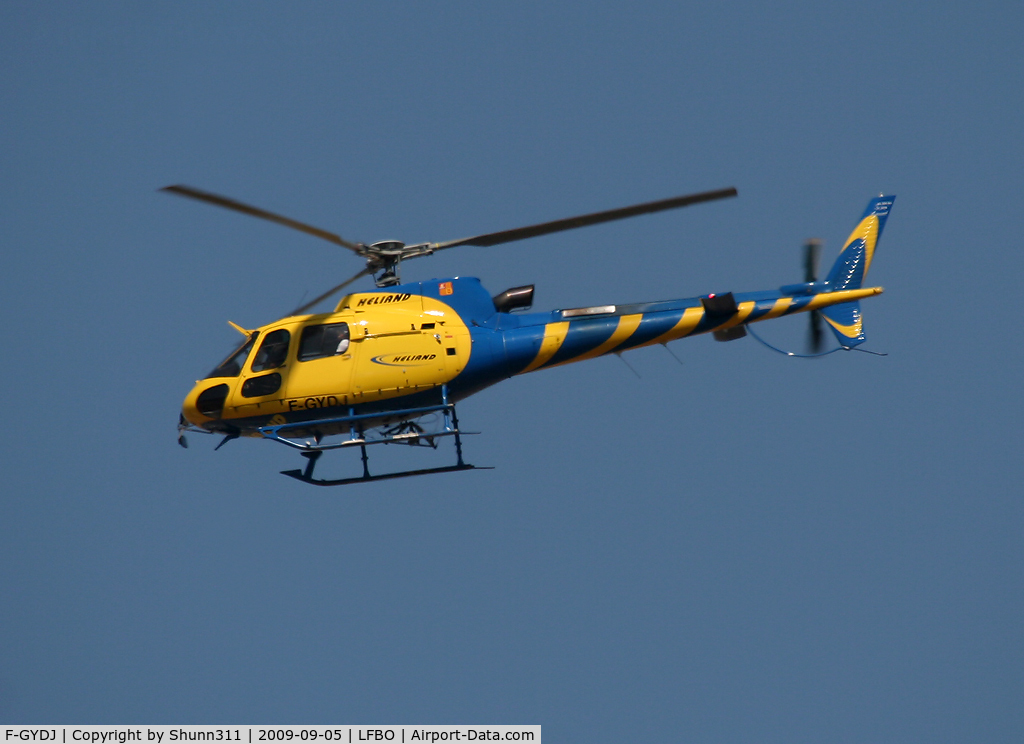 F-GYDJ, Eurocopter AS-350B-3 Ecureuil Ecureuil C/N 3719, Taking off from FATO32
