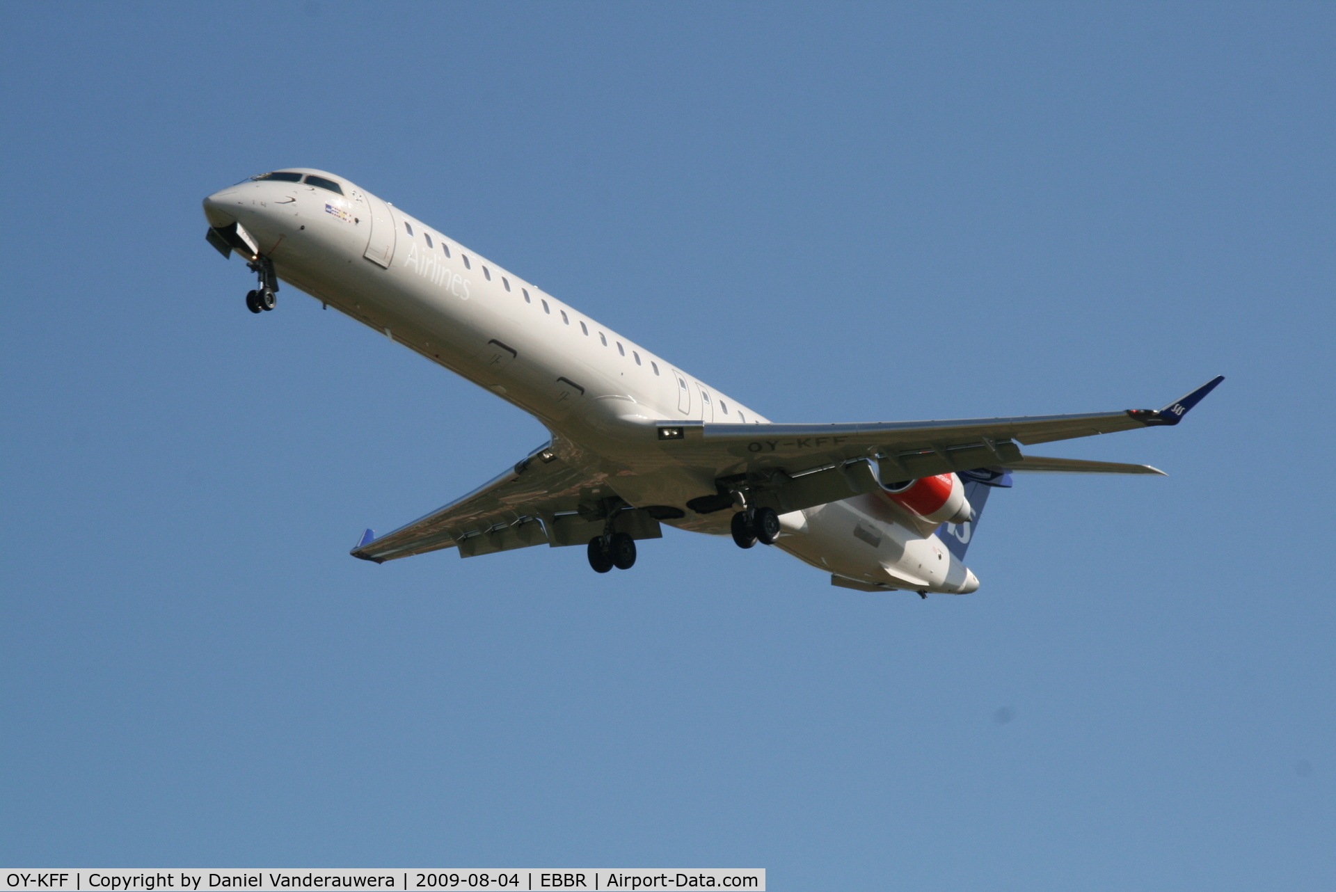 OY-KFF, 2009 Bombardier CRJ-900 (CL-600-2D24) C/N 15231, arrival of flight SK593 to rwy 25R