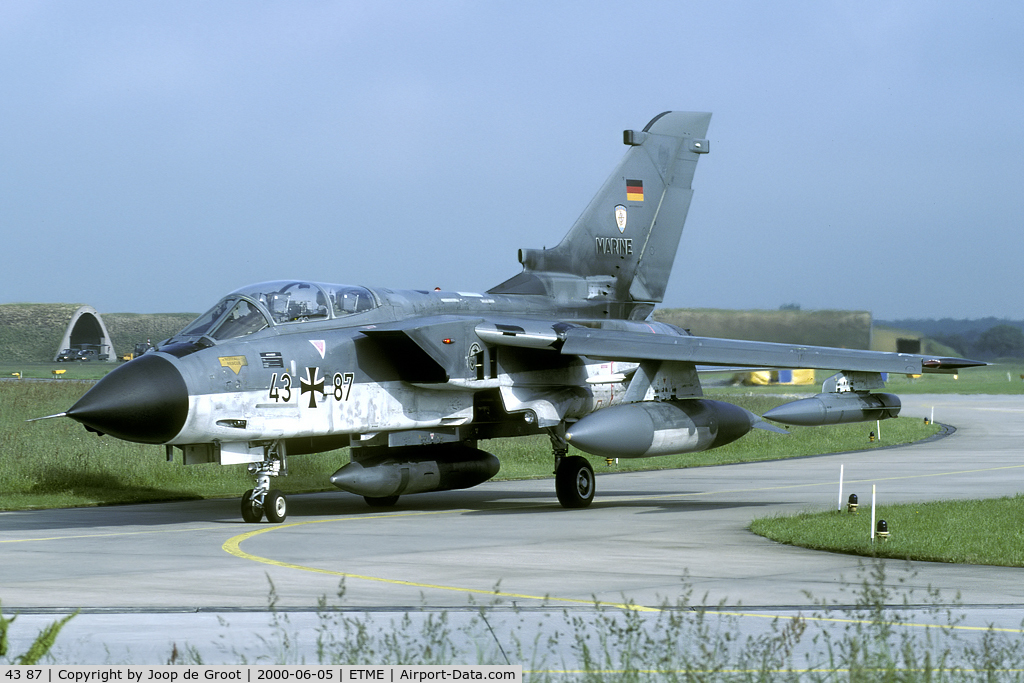43 87, Panavia Tornado IDS C/N 226/GS060/4087, The last Marineflieger Tornado to wear the color scheme in which it was delivered about 15 years earlier.