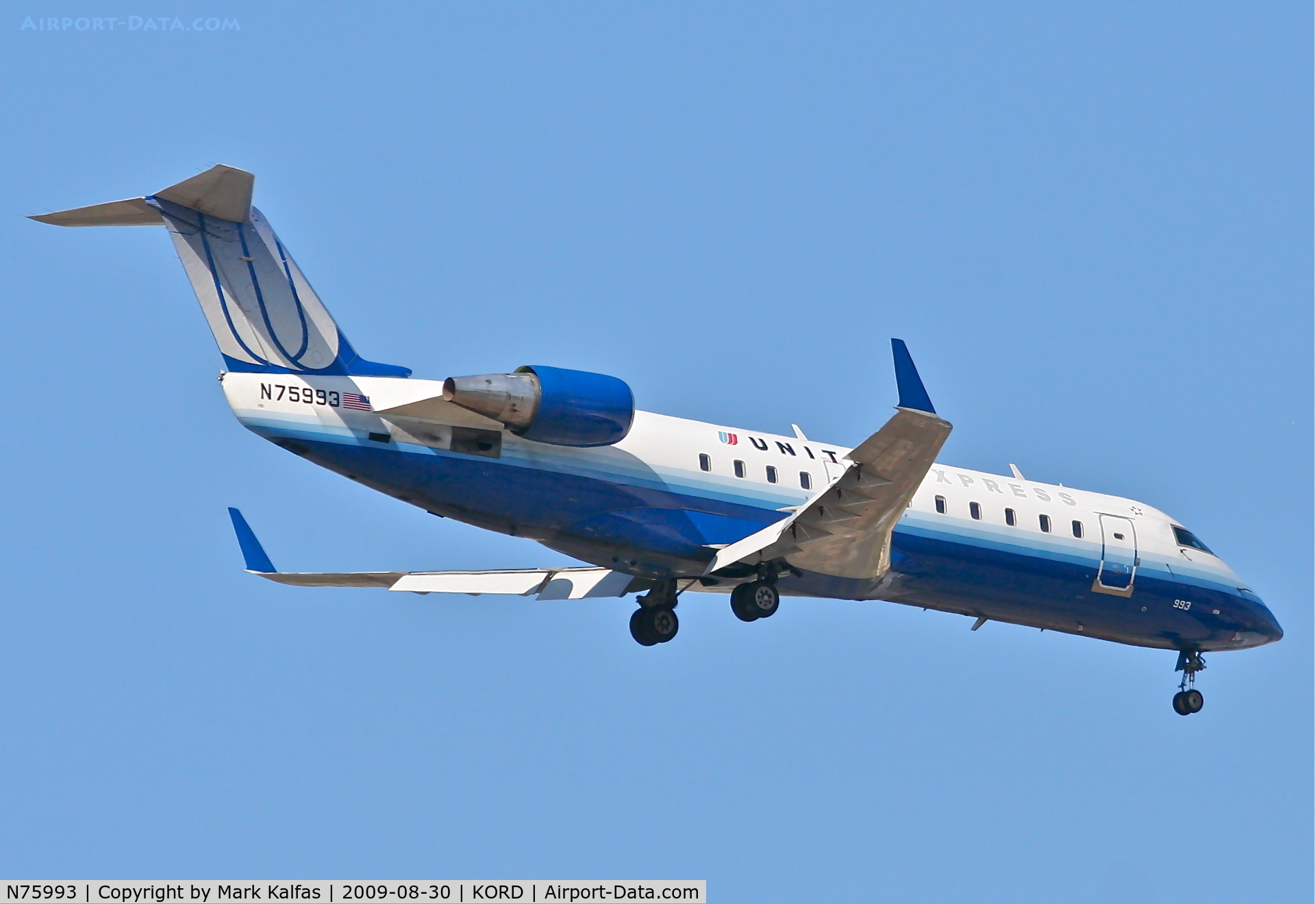 N75993, 2000 Bombardier CRJ-200ER (CL-600-2B19) C/N 7372, Mesa Airlines/United Express CL-600-2B19, N75993 RWY 10 approach KORD