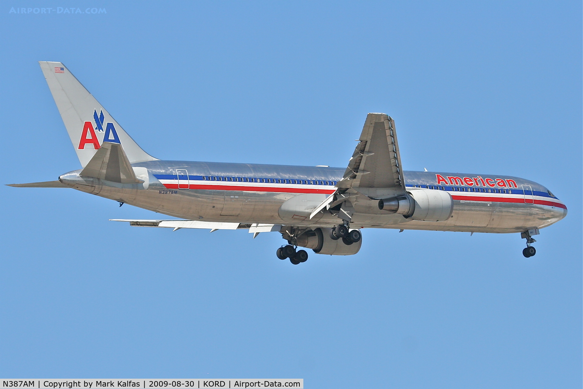 N387AM, 1994 Boeing 767-323 C/N 27184, American Airlines Boeing 767-323, N387AM on final RWY 10 KORD