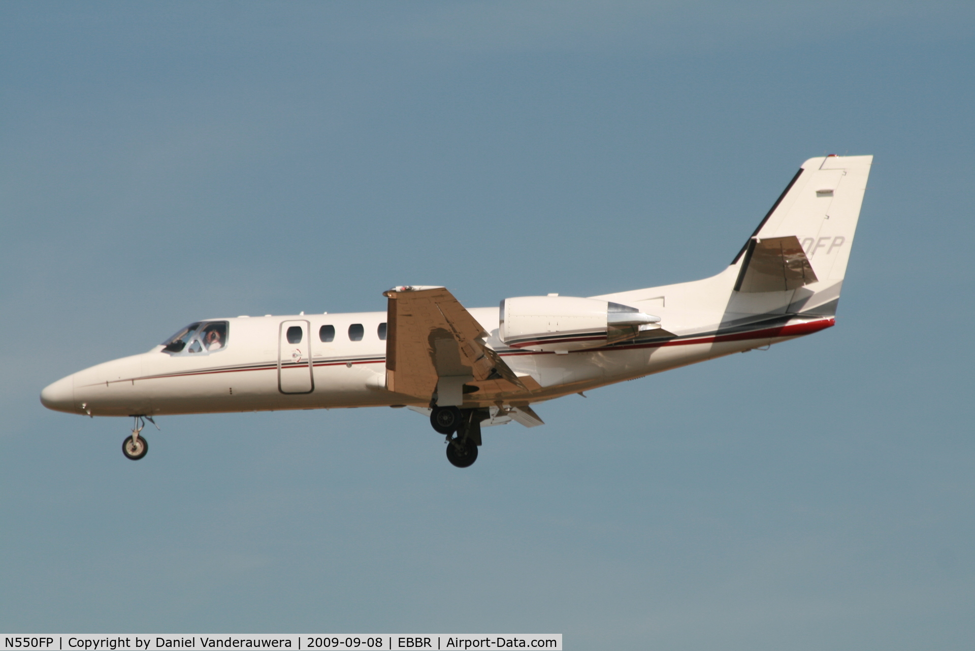 N550FP, 2002 Cessna 550 C/N 550-1024, descending to rwy 25L