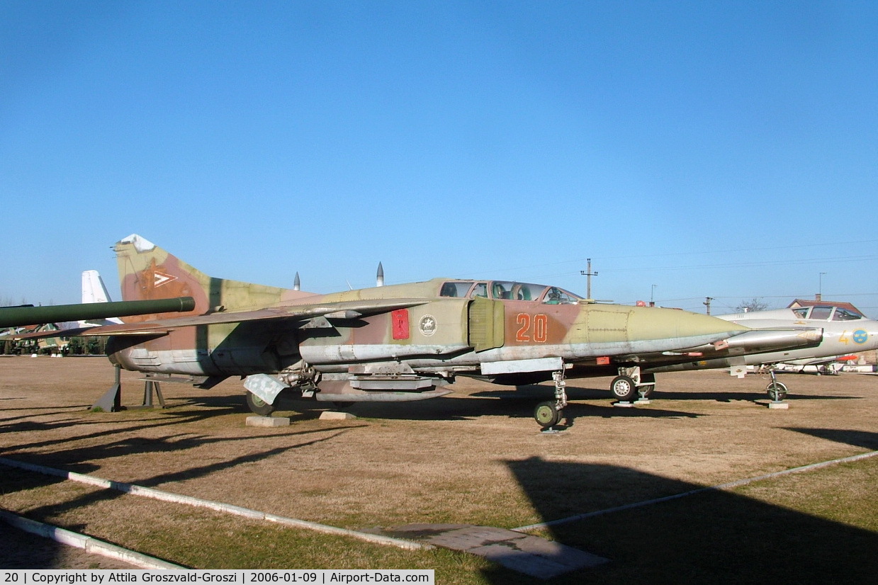 20, 1991 Mikoyan-Gurevich MiG-23UB C/N 19015091, Kecel Military technical park, Hungary