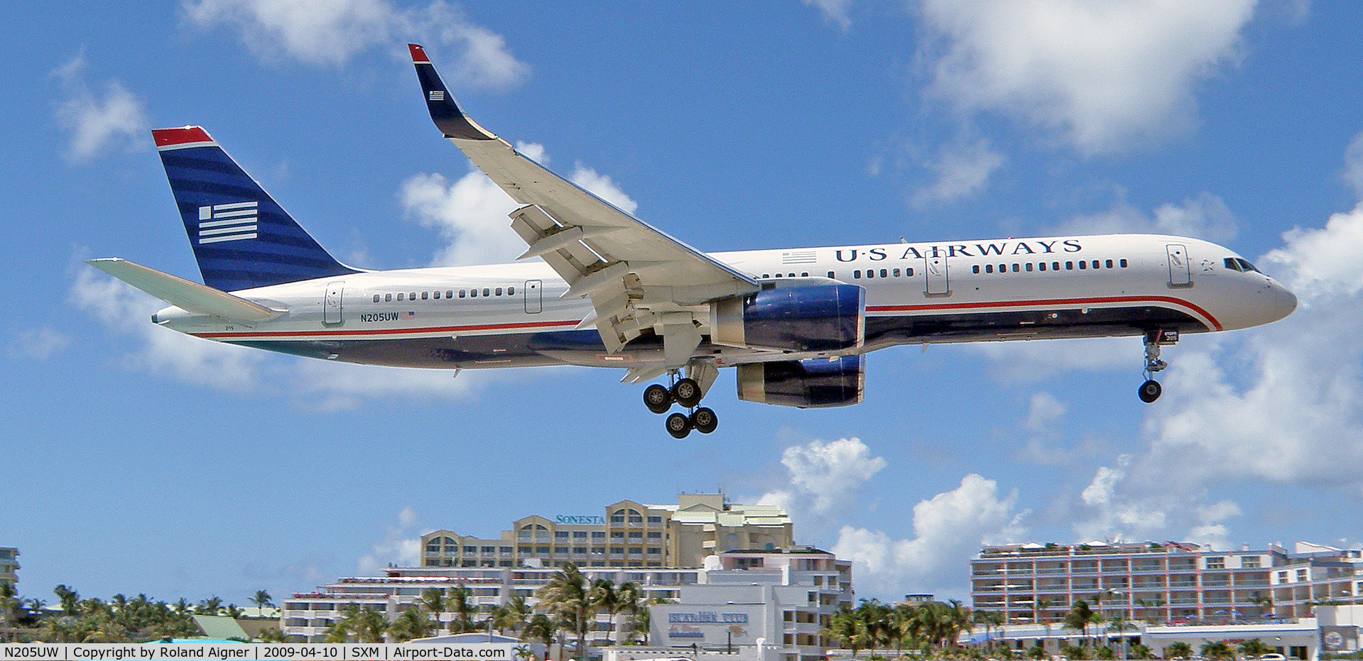 N205UW, 2000 Boeing 757-23N C/N 30887, .