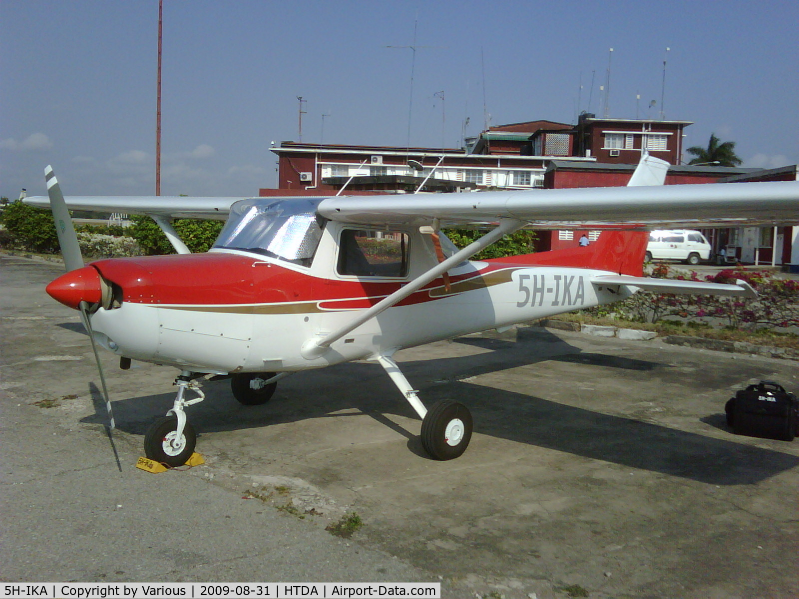 5H-IKA, 1978 Cessna 152 C/N 15281794, 5H-IKA in Dar es Salaam TANZANIA