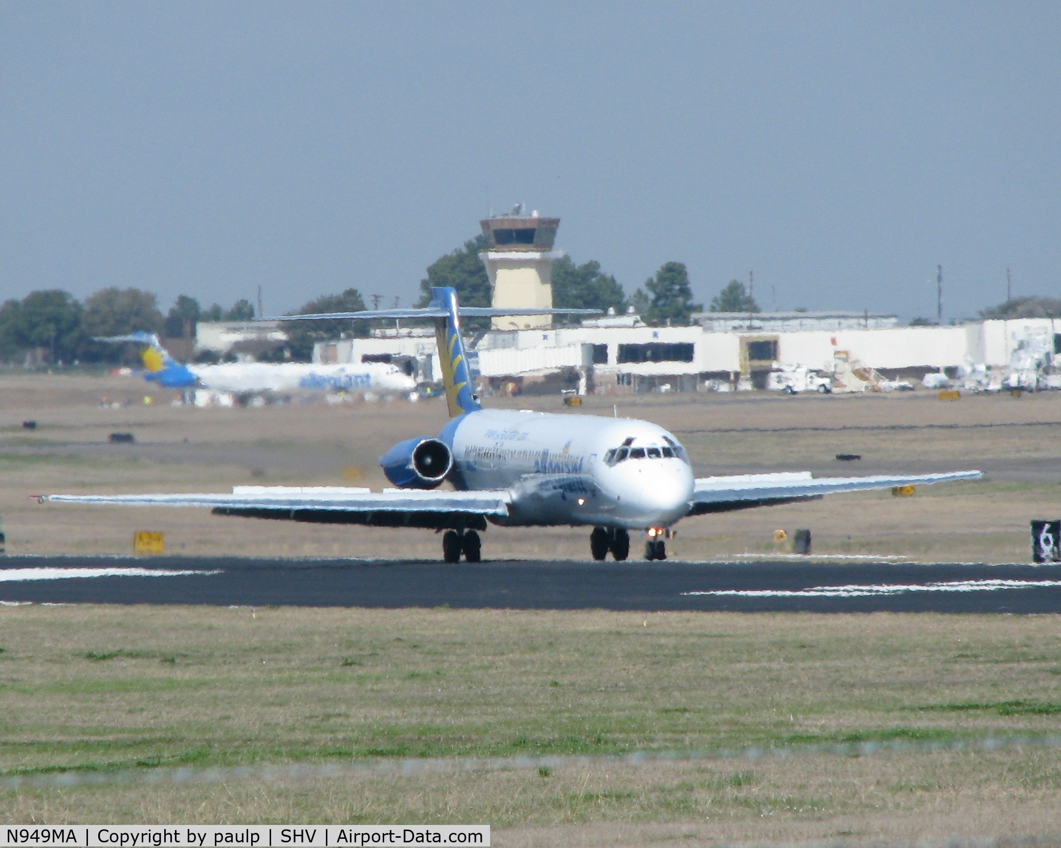 N949MA, 1989 McDonnell Douglas MD-87 (DC-9-87) C/N 49779, Just landed on 14 at the Shreveport Regional airport.