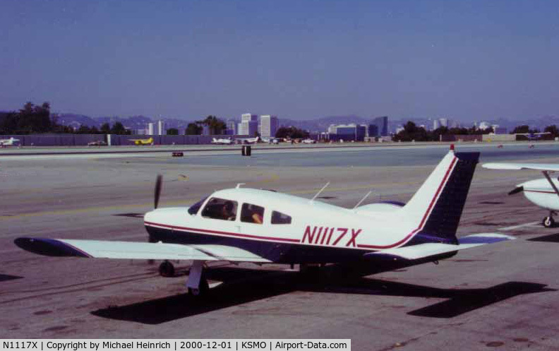 N1117X, 1975 Piper PA-28R-200 Cherokee Arrow C/N 28R-7535248, N1117X at Santa Monica Airport