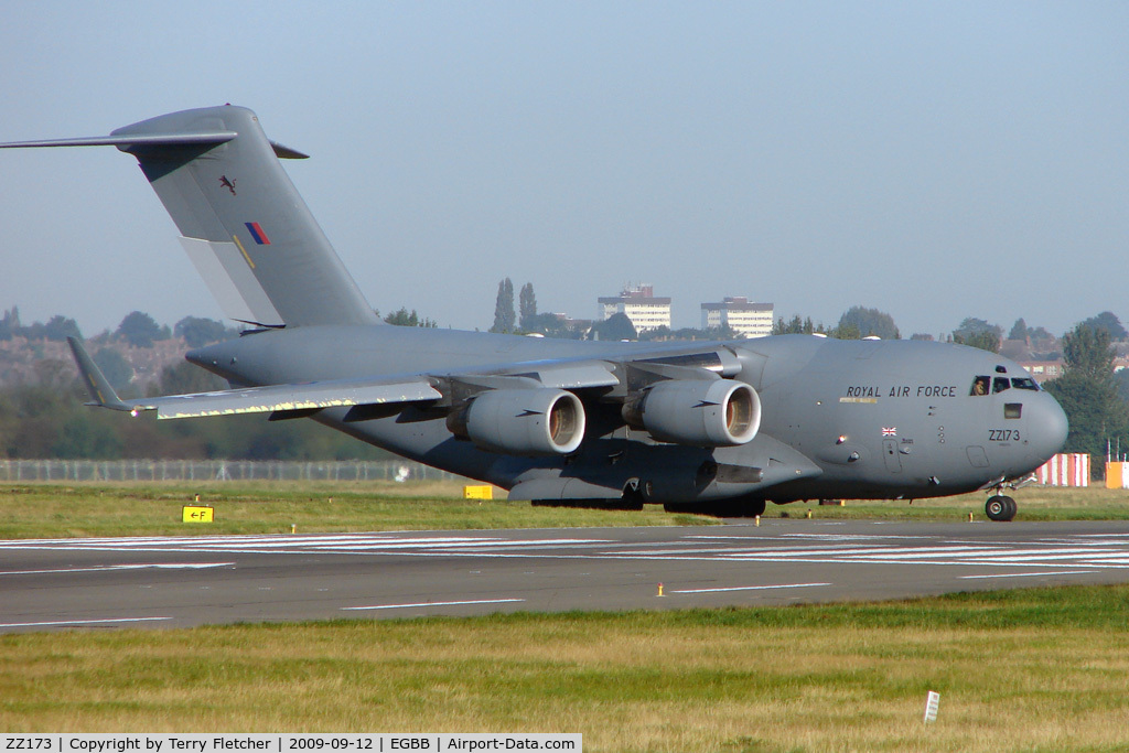 ZZ173, 2001 Boeing C-17A Globemaster III C/N F-080, RAF C-17A taxies out from Birmingham Elmdon apron for flight to Brize Norton