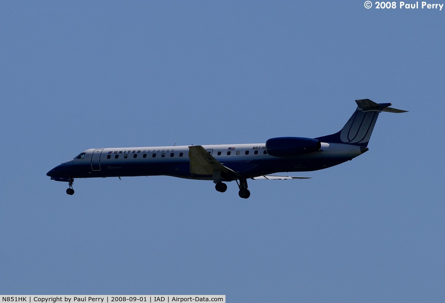 N851HK, 2000 Embraer EMB-145LR C/N 145340, An angle like this makes those wings look tiny