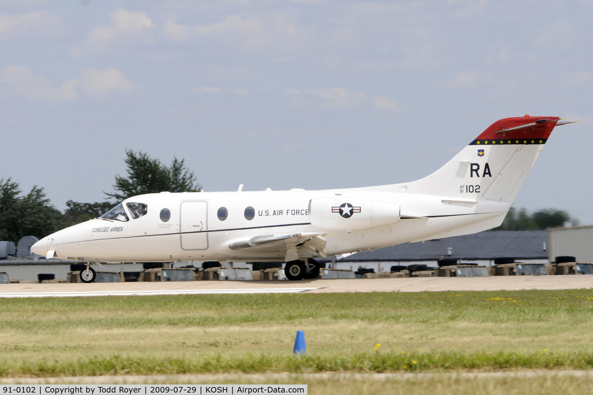 91-0102, 1991 Beechcraft T-1A Jayhawk C/N TT-43, Landing 27 at OSH