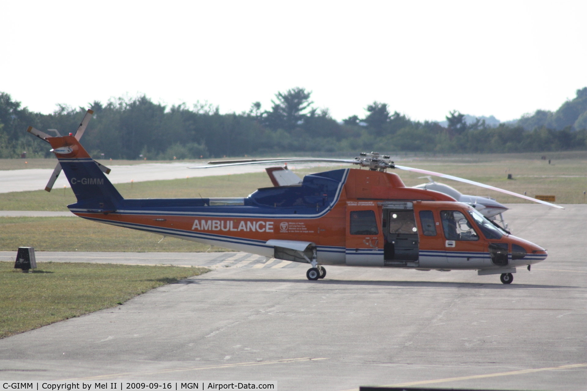 C-GIMM, 1980 Sikorsky S-76A C/N 760044, Parked